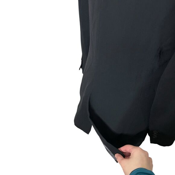 Welcome to my closet! - Picture 5 of 12